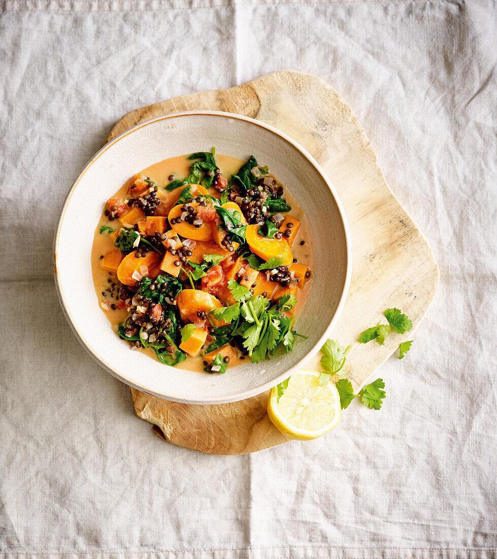 Lentil curry with carrots and spinach