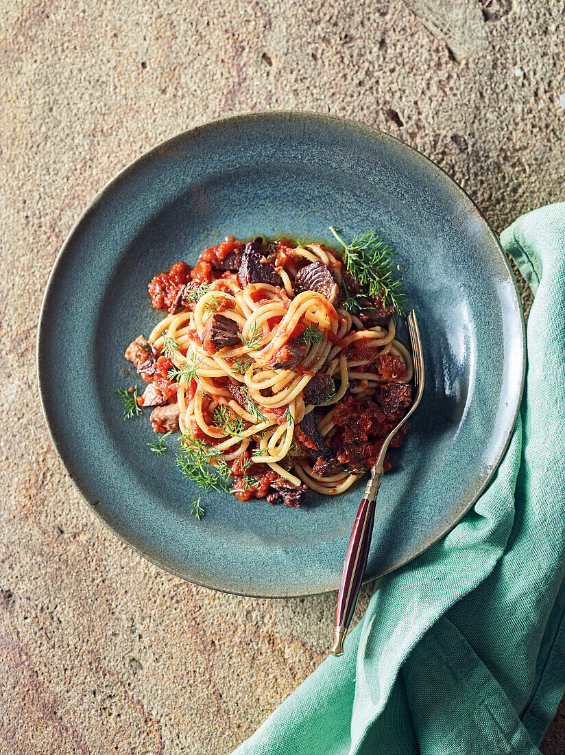 Spaghetti mit Thunfisch-Tomatensauce