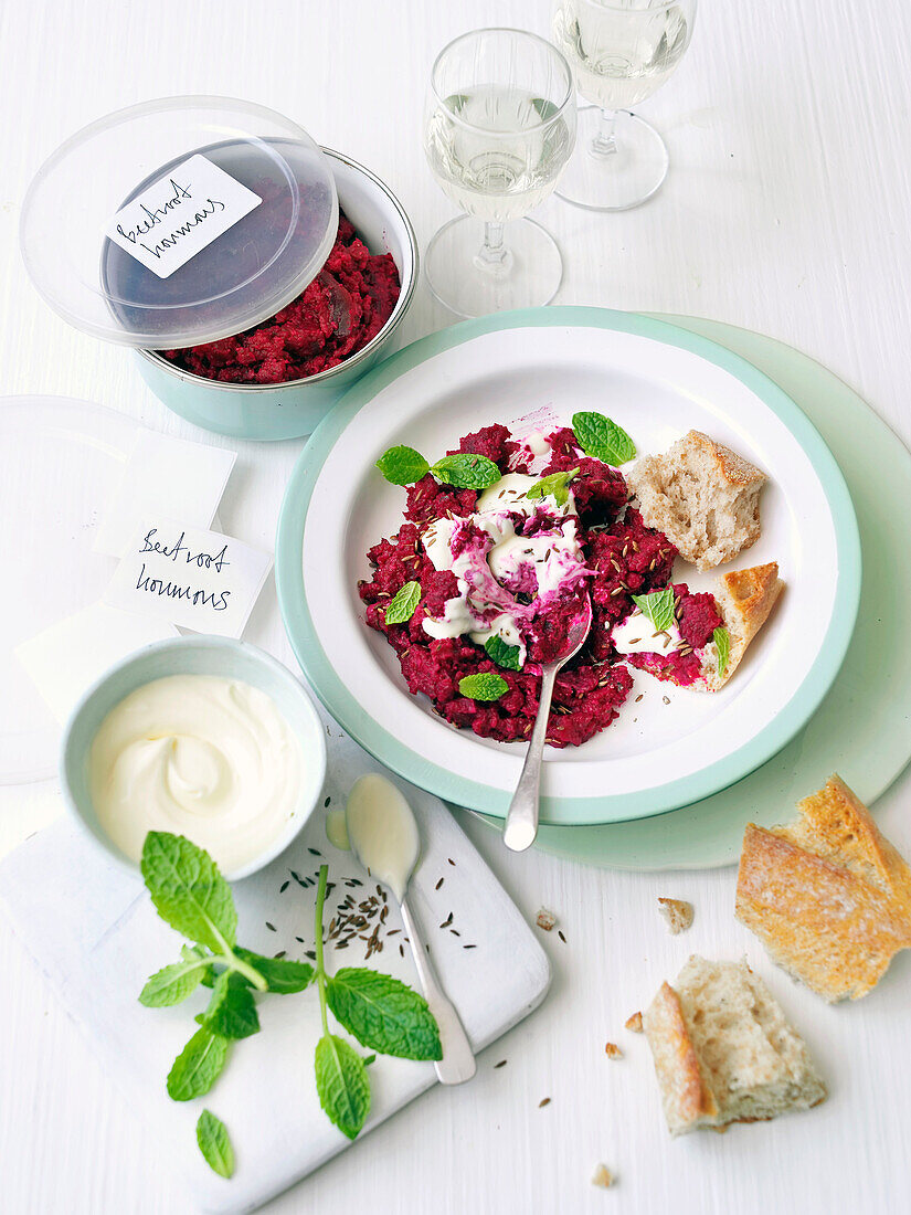 Beetroot hummus