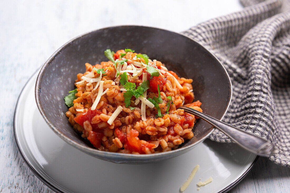 Vegan spelt tomato risotto