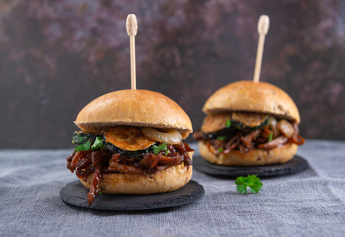 Vegan Pulled Mushroom Burgers with Fried Zucchini, Onions and Barbecue Sauce
