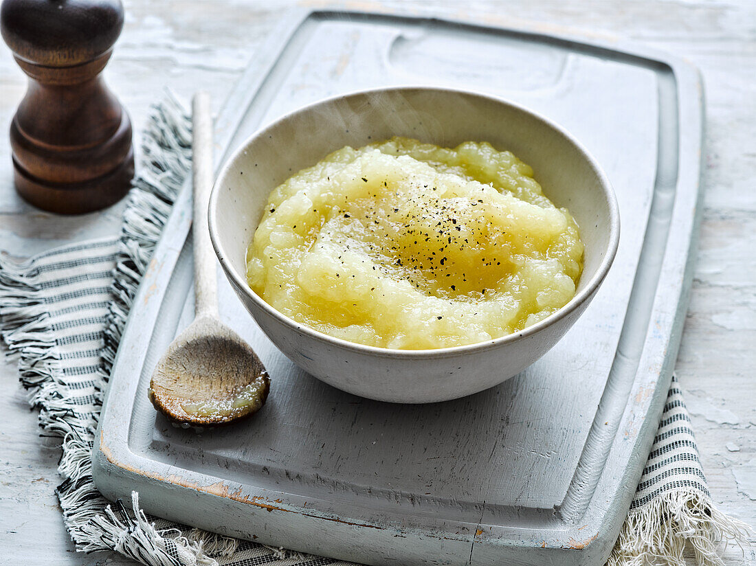 Apple sauce in a bowl