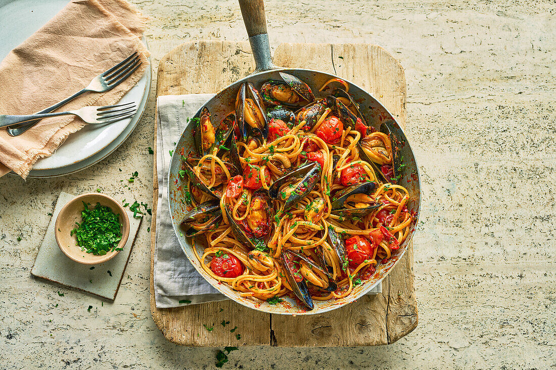 Linguine with mussels and 'nduja