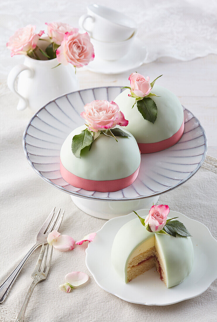 Princess mini cakes