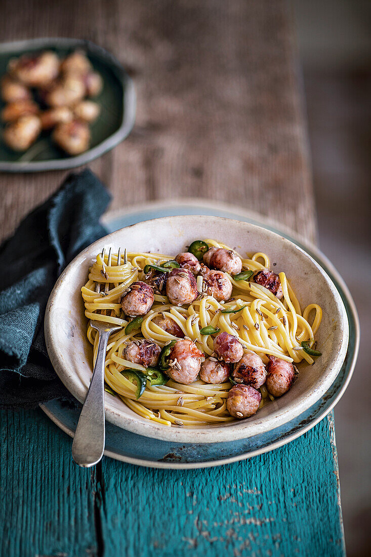 Carbonara mit Schweinefleischbällchen