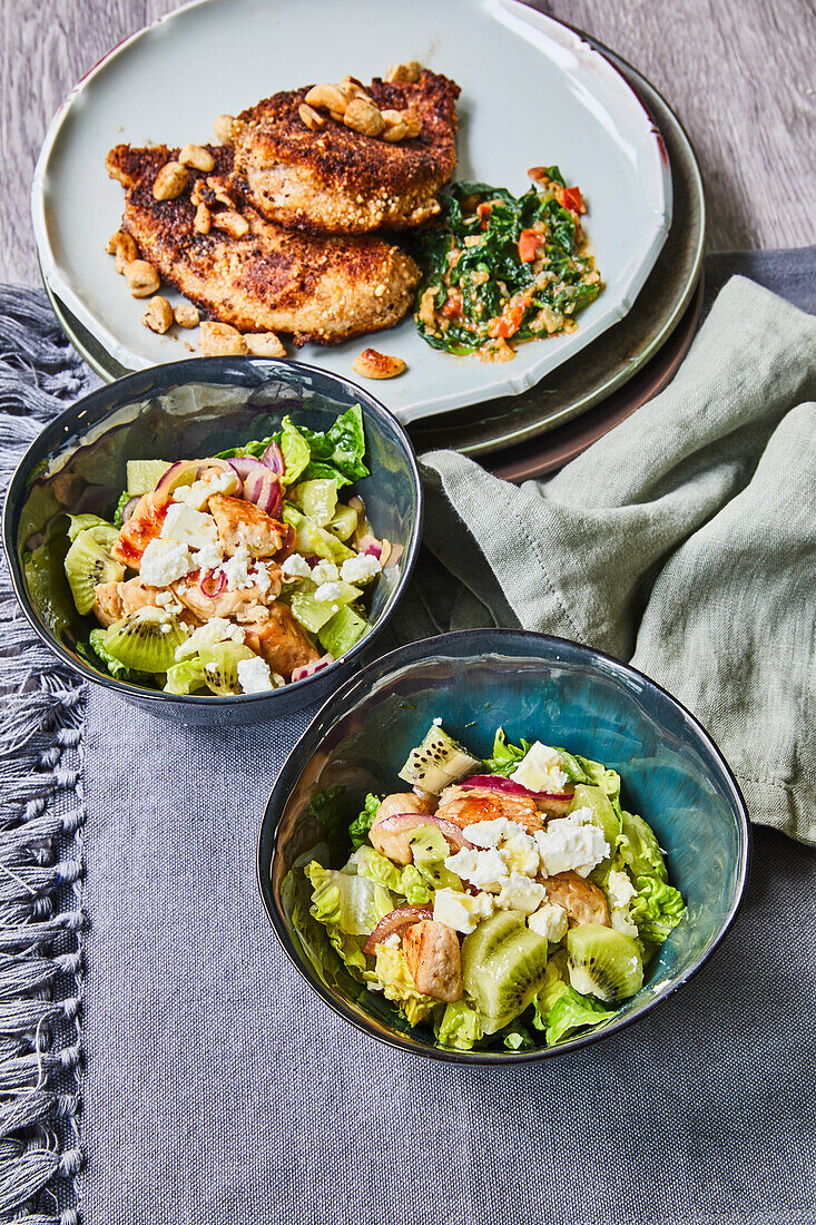 Low-Carb-Schnitzel mit Salat
