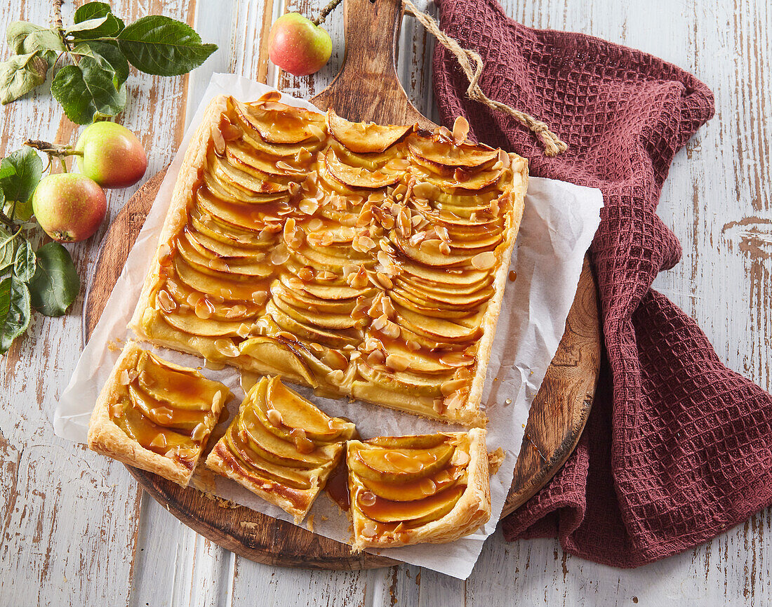 Apfel-Quark-Kuchen vom Blech mit Mandeln