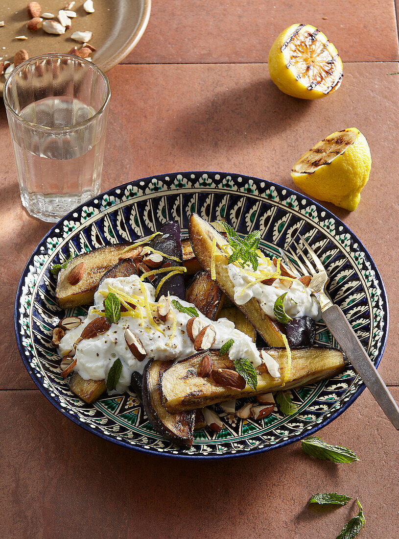 Gebratene Auberginen mit Feta-Käse