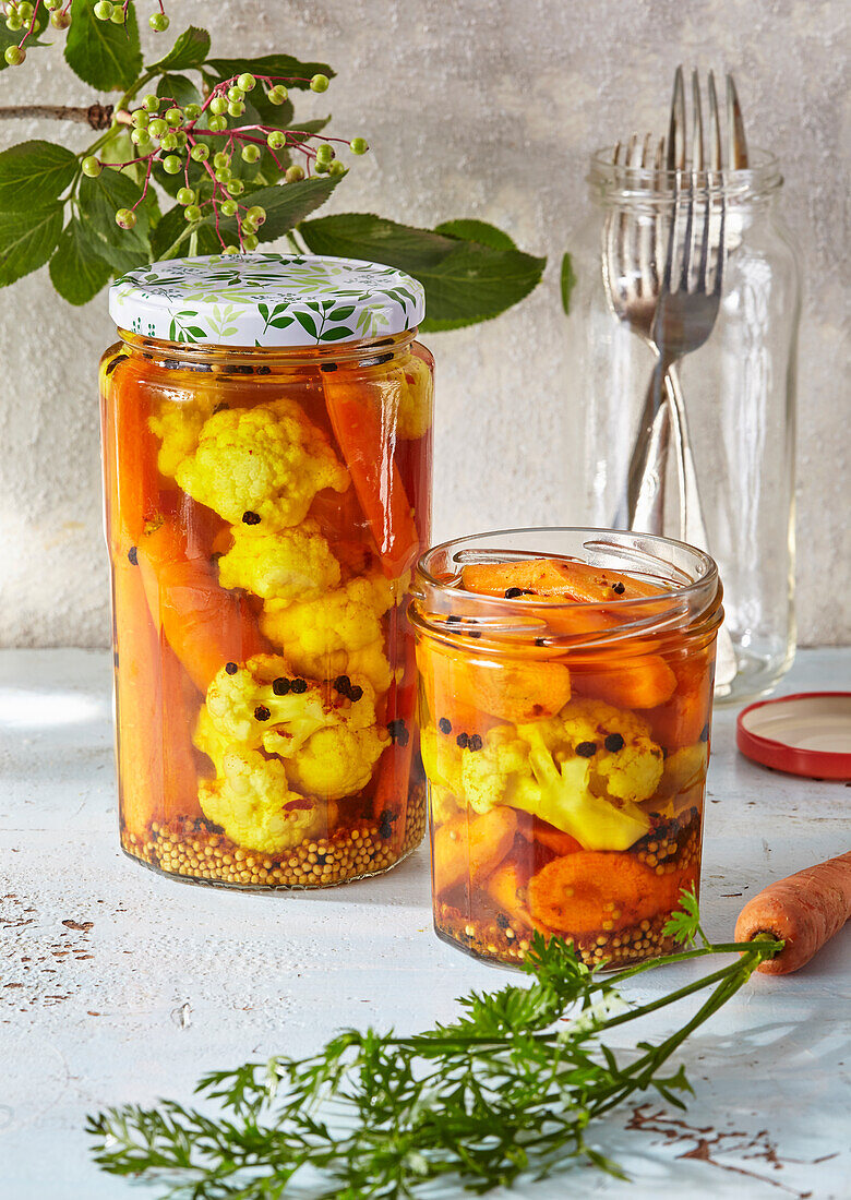 Pickled curry cauliflower and carrot