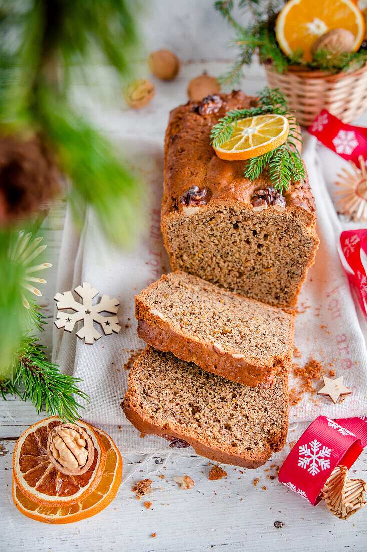 Erdnussbrot mit Orangenschale