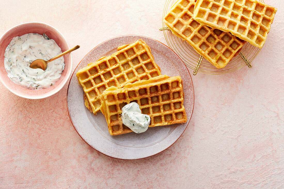 Kartoffelwaffeln mit Kräuterdip