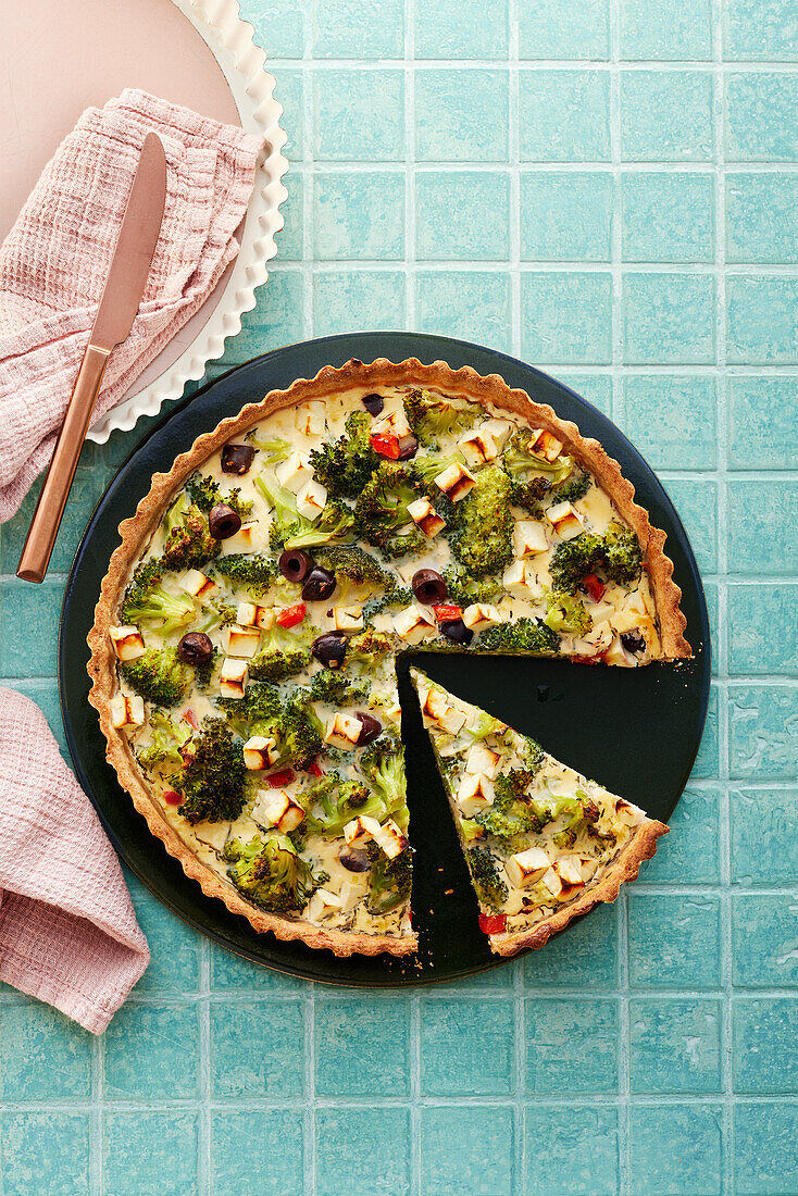 Broccoli quiche with olives and feta cheese