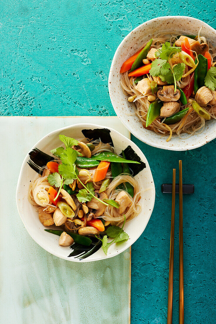 Asian glass noodles with vegetables and chicken