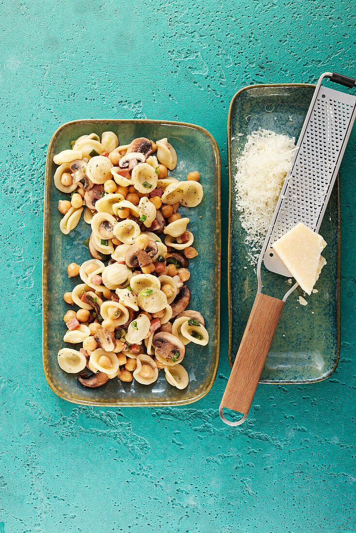 Orecchiette with chickpeas, mushrooms and cheese