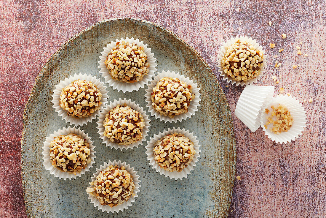 Sugar-free hazelnut pralines