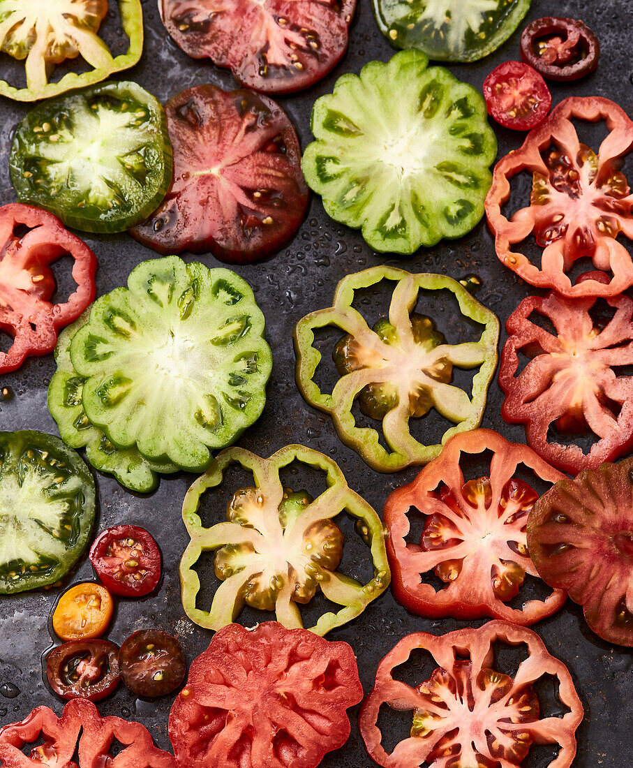 Colourful tomato slices