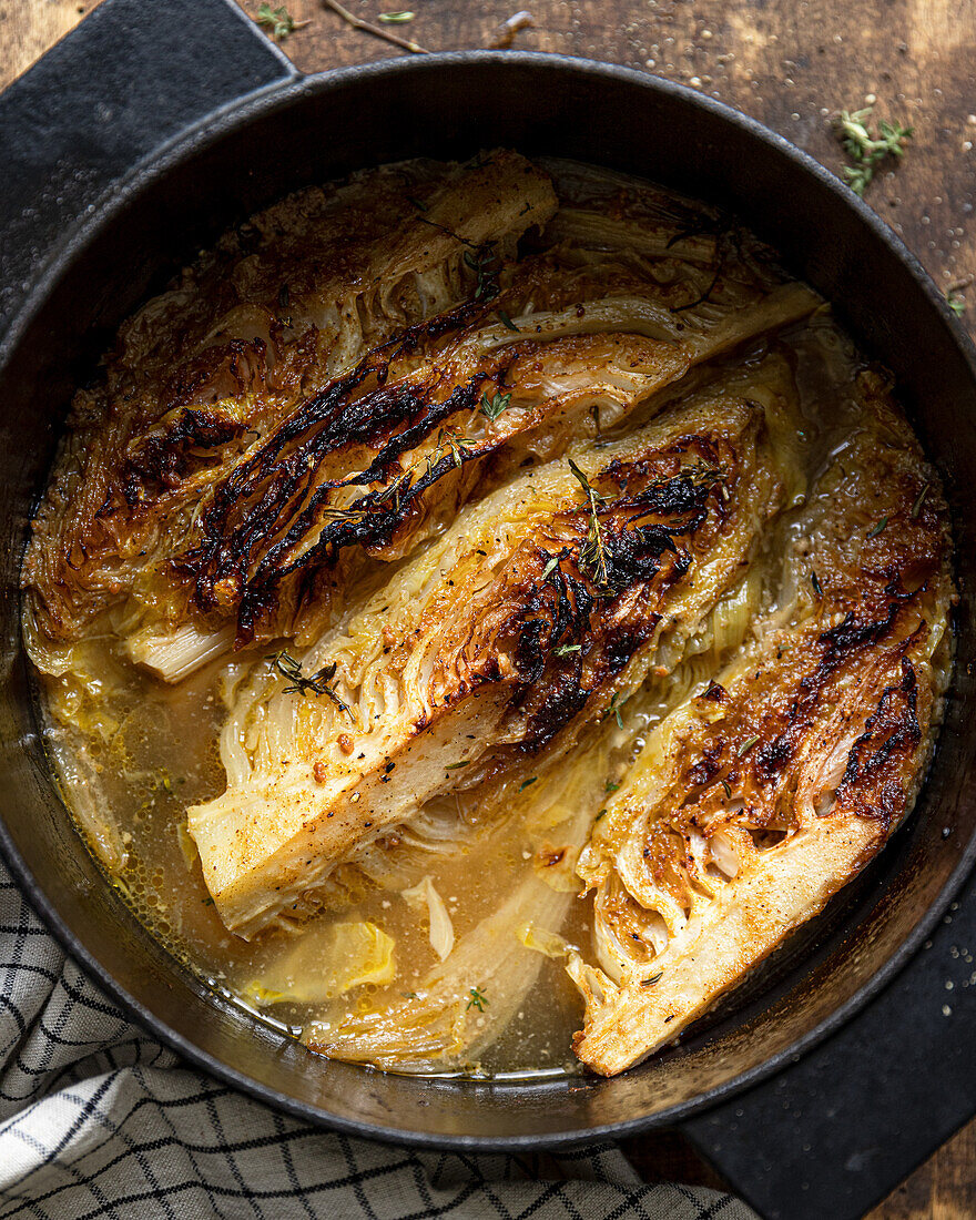 Braised pointed cabbage