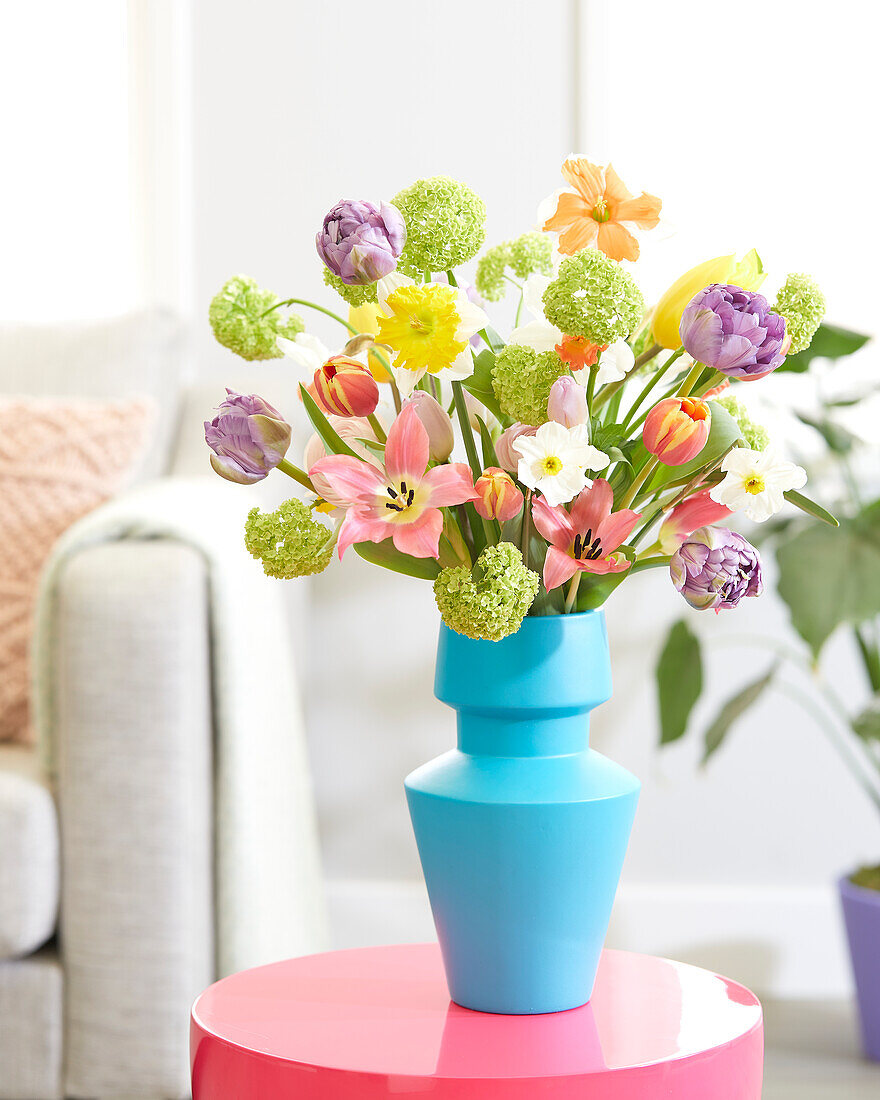 Gemischte Blumen in Vase