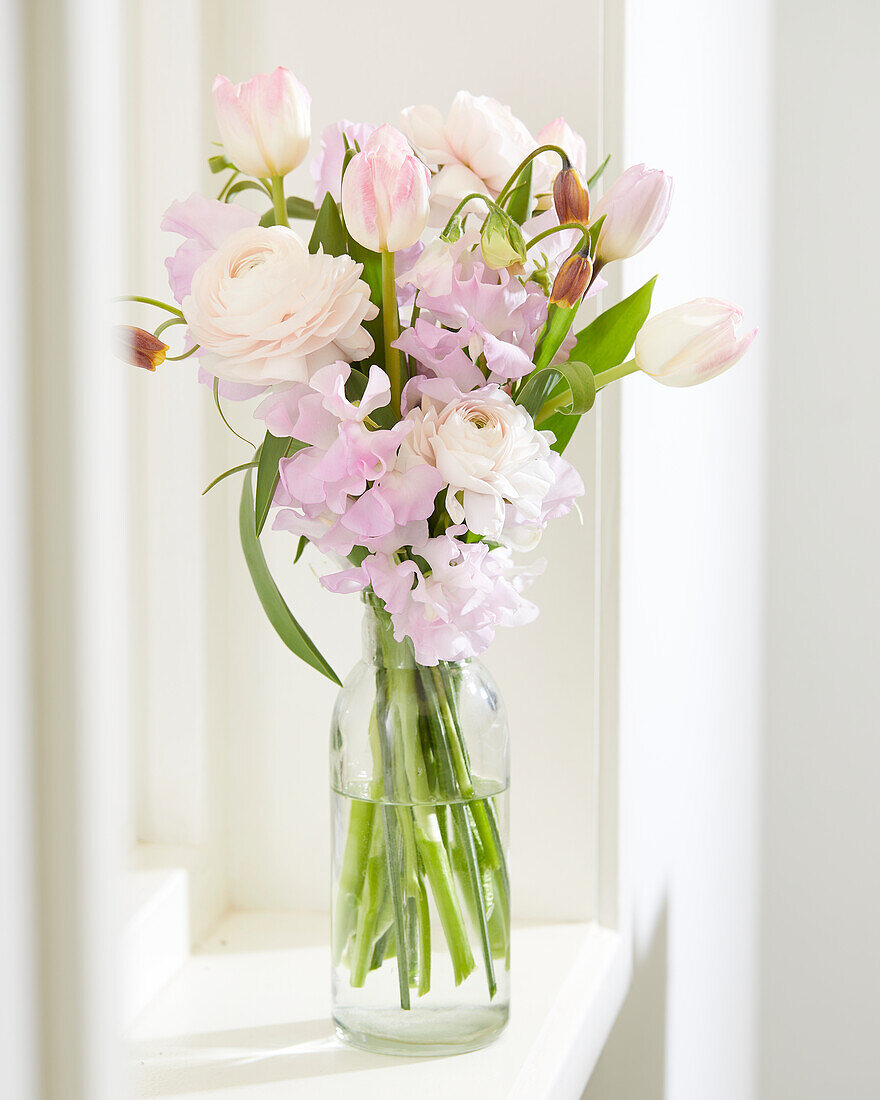 Gemischte Blumen in Vase