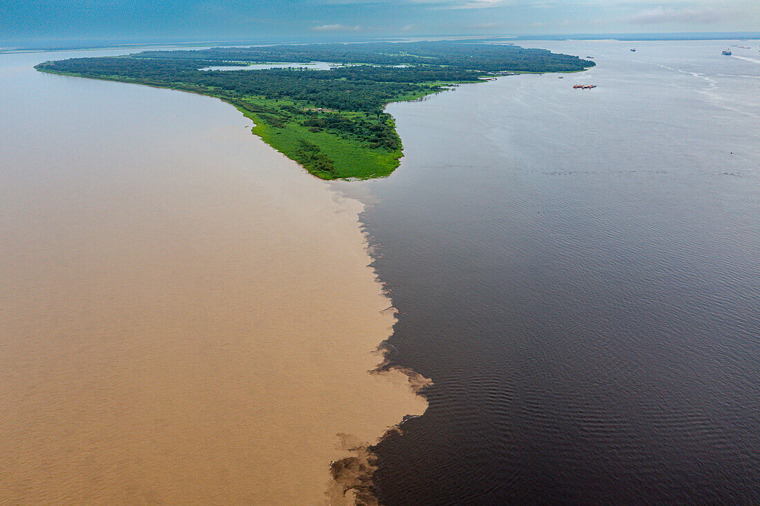 Zusammenfluss des Rio Negro und des Amazonas, Manaus, Bundesstaat Amazonas, Brasilien, Südamerika