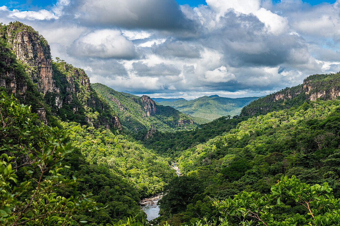 Trilha dos Santos e Corredeiras, Nationalpark Chapada dos Veadeiros, UNESCO-Weltkulturerbe, Goias, Brasilien, Südamerika