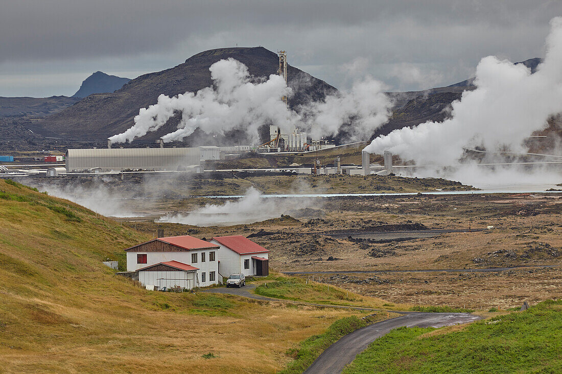 Gudunvher-Geothermieanlage im Gudunvher-Geothermiefeld, in Reykjanesta, Halbinsel Reykjanes, Südwestspitze Islands, Polarregionen