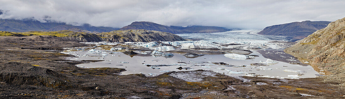 Hoffellsjokull Glacier descending from the southern slopes of Vatnajokull icecap, Vatnajokull National Park, near Hofn, Iceland, Polar Regions