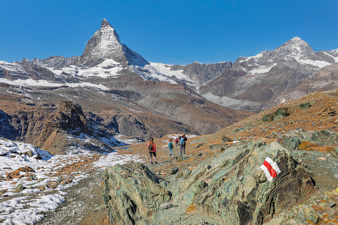 Wanderer auf dem Gornergrat, Matterhorngipfel, 4478m, Zermatt, Wallis, Schweizer Alpen, Schweiz, Europa