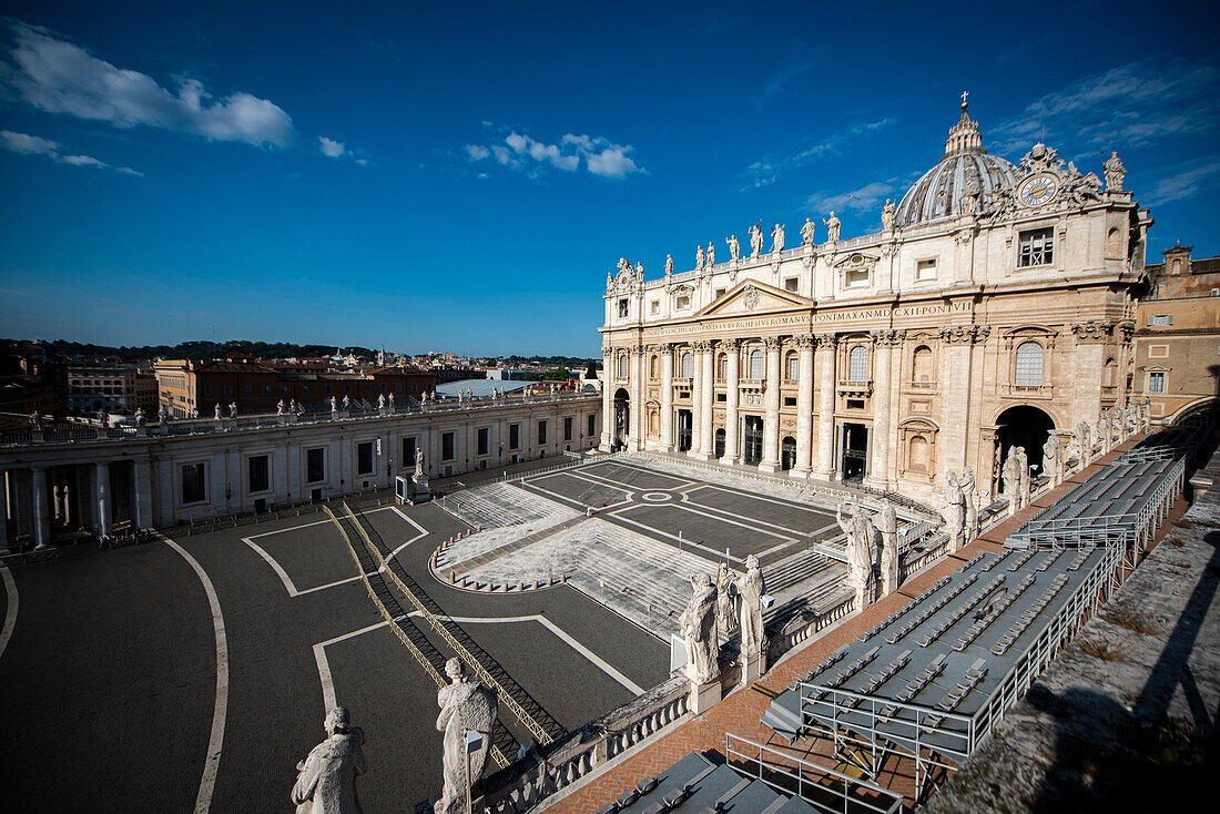 Leere Piazza San Pietro im Vatikan, UNESCO-Weltkulturerbe, Rom, Latium, Italien, Europa