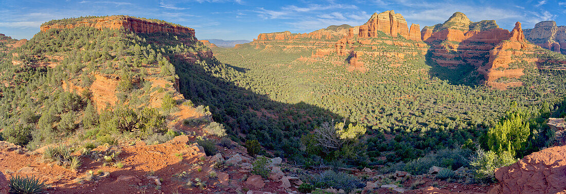 Panorama des Deadmans Passes vom Mescal Mountain aus gesehen in Sedona, Arizona, Vereinigte Staaten von Amerika, Nordamerika