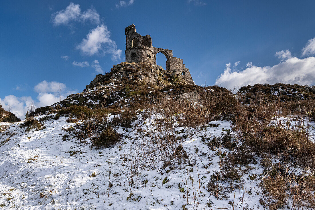 Mow Cop Castle in winter, Mow Cop, Cheshire and Staffordshire border, England, United Kingdom, Europe