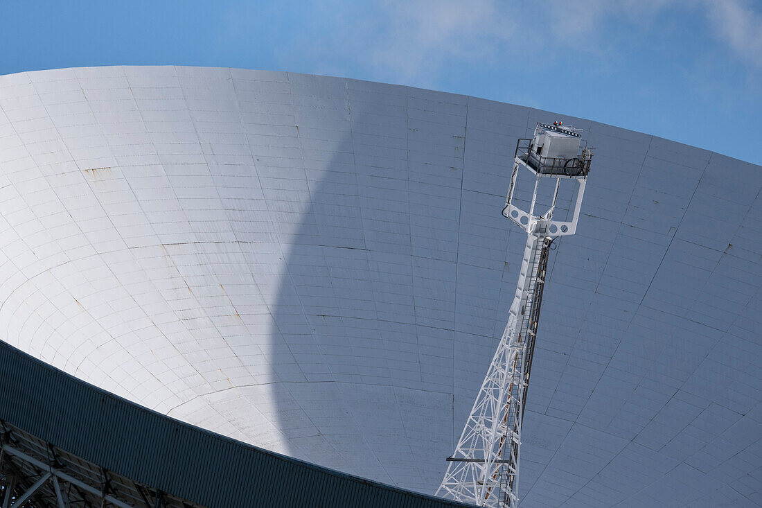 Die Antenne des Lovell-Radioteleskops, Jodrell Bank, in der Nähe von Goostrey, Cheshire, England, Vereinigtes Königreich, Europa