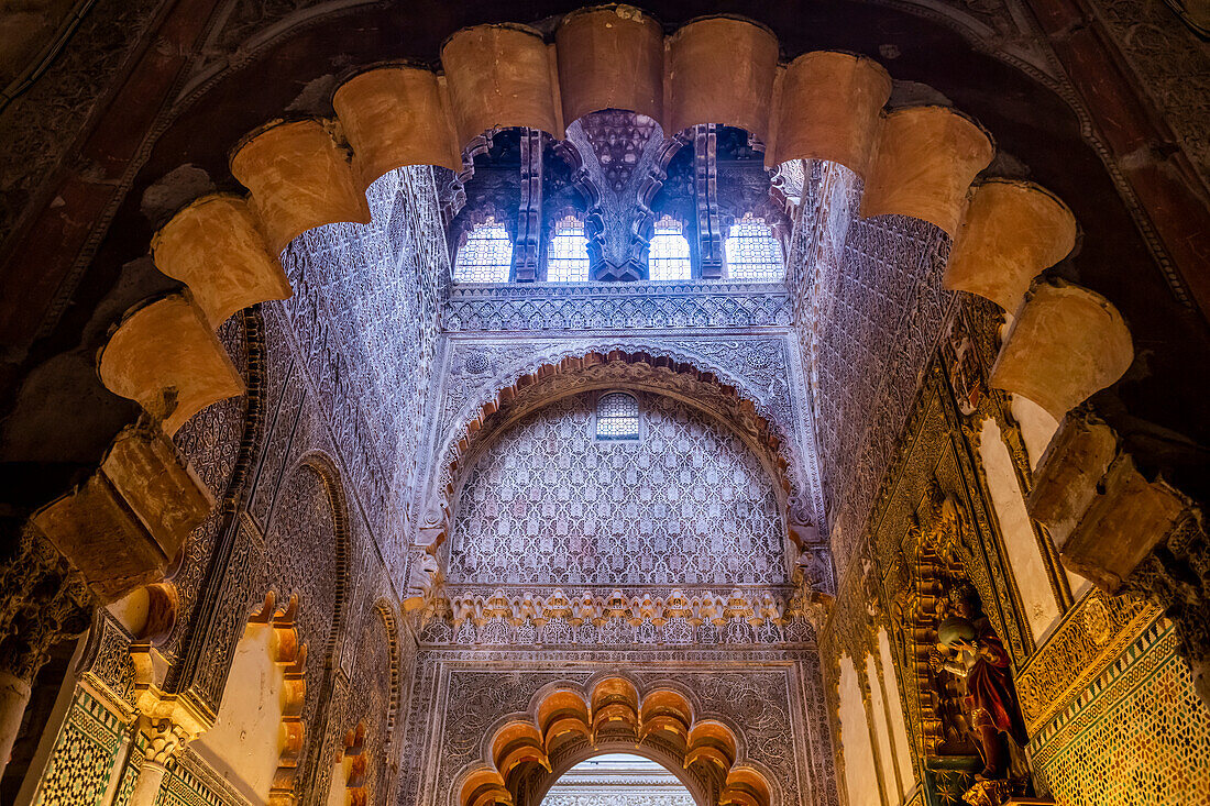 Columns and double-tiered arches, Great Mosque (Mezquita) and Cathedral of Cordoba, UNESCO World Heritage Site, Cordoba, Andalusia, Spain, Europe