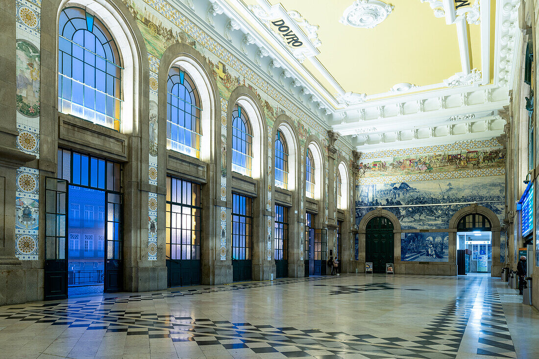 Sao Bento Train Station Interior, Porto, Portugal, Europe