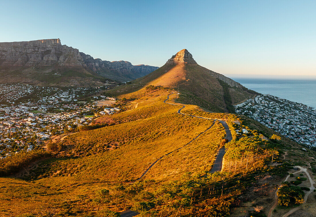 Luftaufnahme vom Signal Hill bei Sonnenaufgang, Kapstadt, Westkap, Südafrika, Afrika