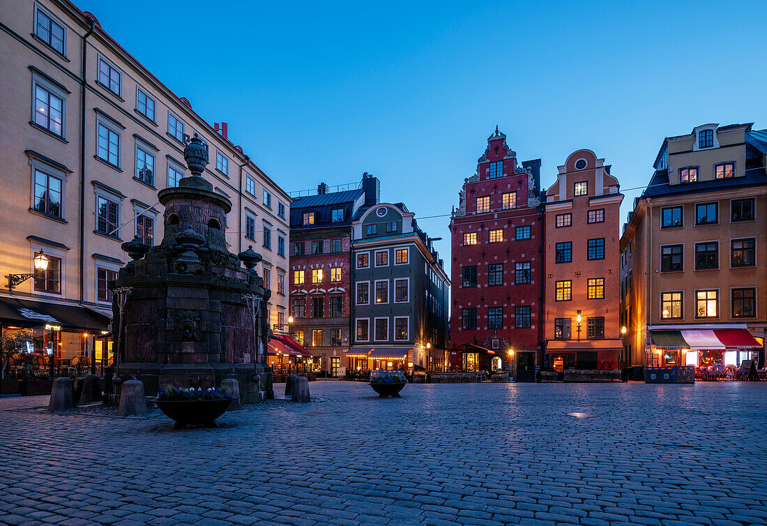 Stortorgsbrunnen, Gamla Stan, Stockholm, Sodermanland and Uppland, Sweden, Scandinavia, Europe