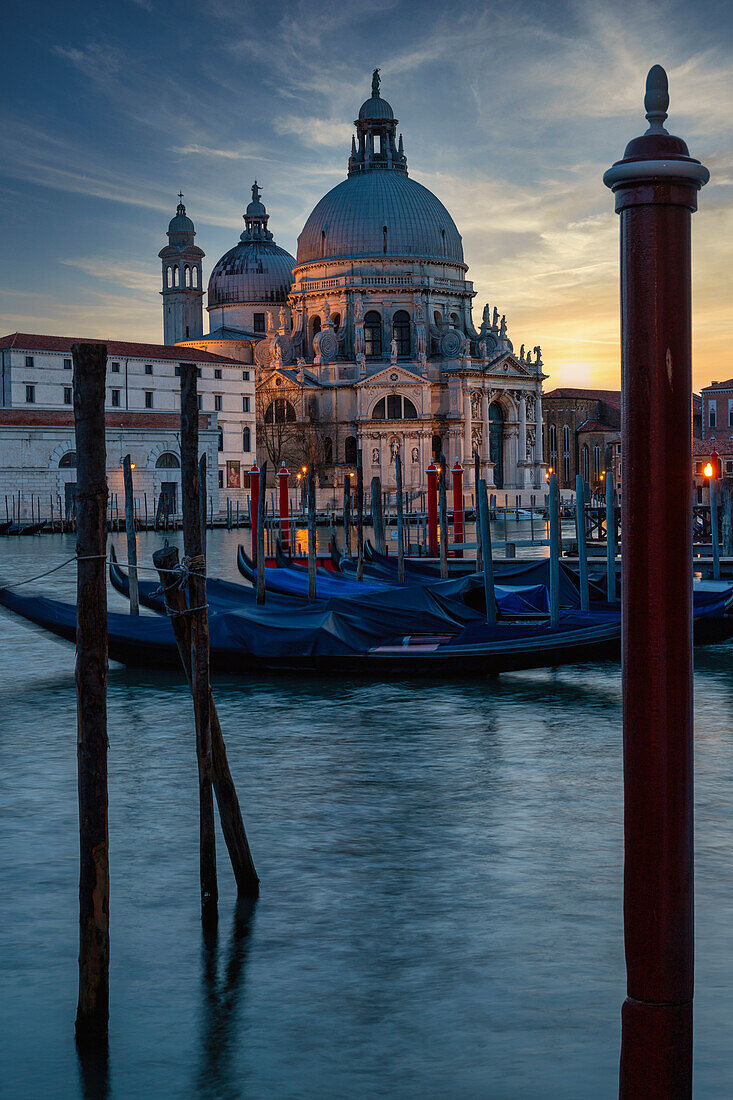 Sunset over the Basilica della Salute, Punta della Dogana, Venice, UNESCO World Heritage Site, Veneto, Italy, Europe