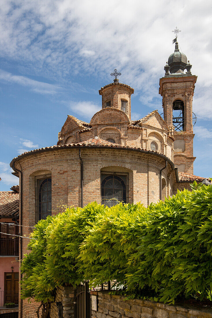 Church of San Michele, Neive, Langhe, Piedmont, Italy, Europe