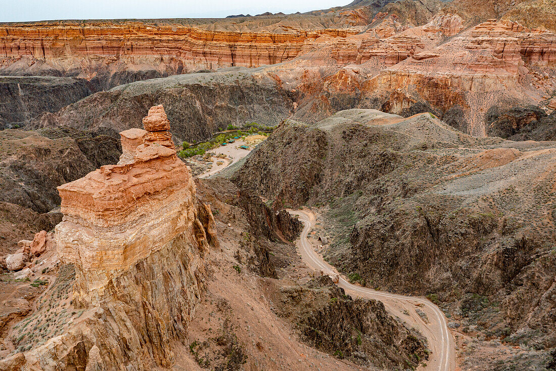 Luftaufnahme der Charyn-Schlucht, Tian Shan-Gebirge, Kasachstan, Zentralasien, Asien