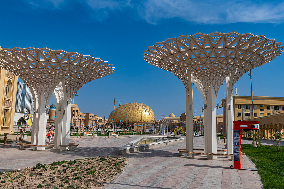 Moderne Fußgängerzone in Turkistan, Kasachstan, Zentralasien, Asien