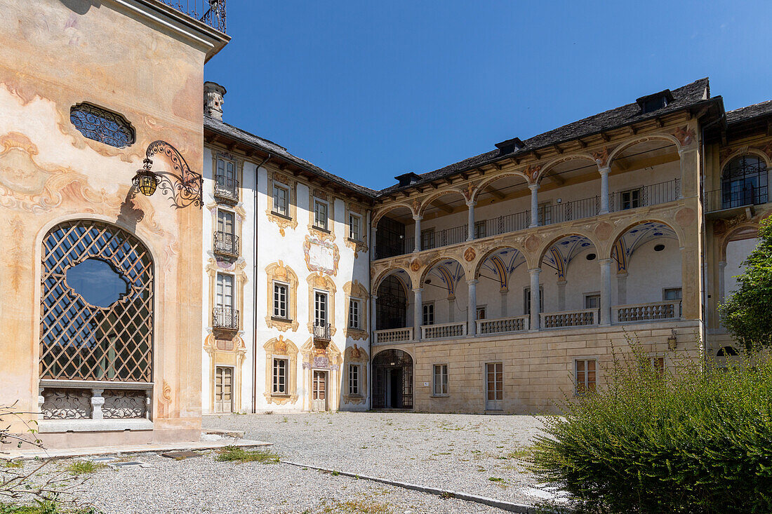 Villa Nigra, historisches Gebäude im Stadtzentrum von Miasino, Ortasee, Bezirk Novara, Piemont, Italienische Seen, Italien, Europa