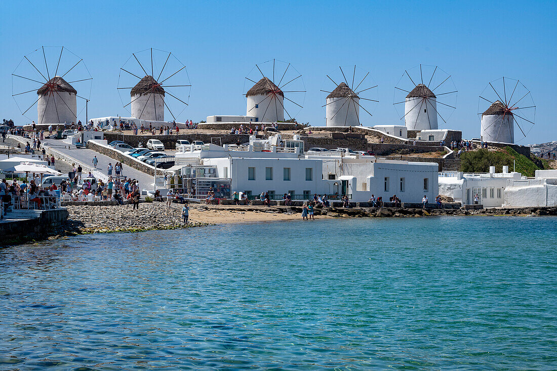 Traditionelle Windmühle aus dem 16. Jahrhundert in der Altstadt von Mykonos, Mykonos, Die Kykladen, Ägäisches Meer, Griechische Inseln, Griechenland, Europa