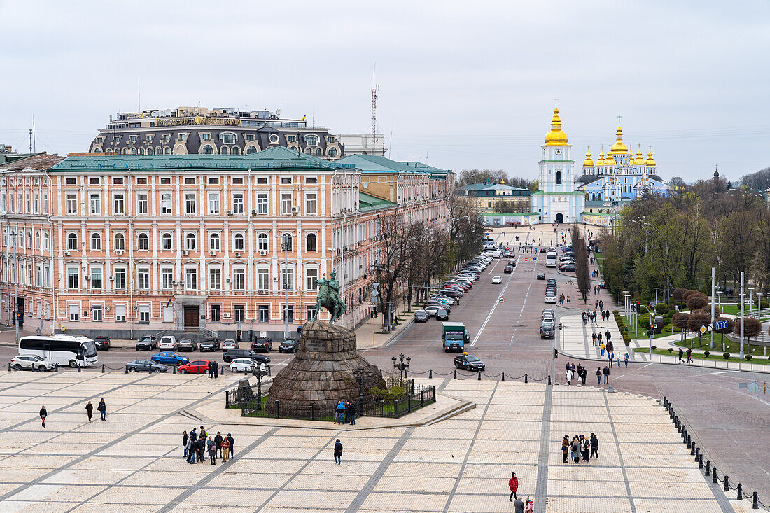 Sophia Square looking towards St. Michael's Monastery, Kyiv (Kiev), Ukraine, Europe