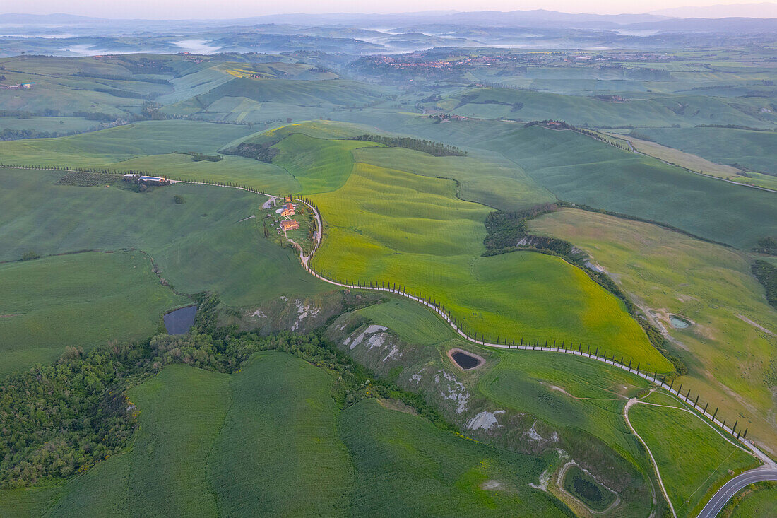 Orcia Tal bei Sonnenaufgang im Frühling, Orcia Tal, Toskana, Italien, Europa