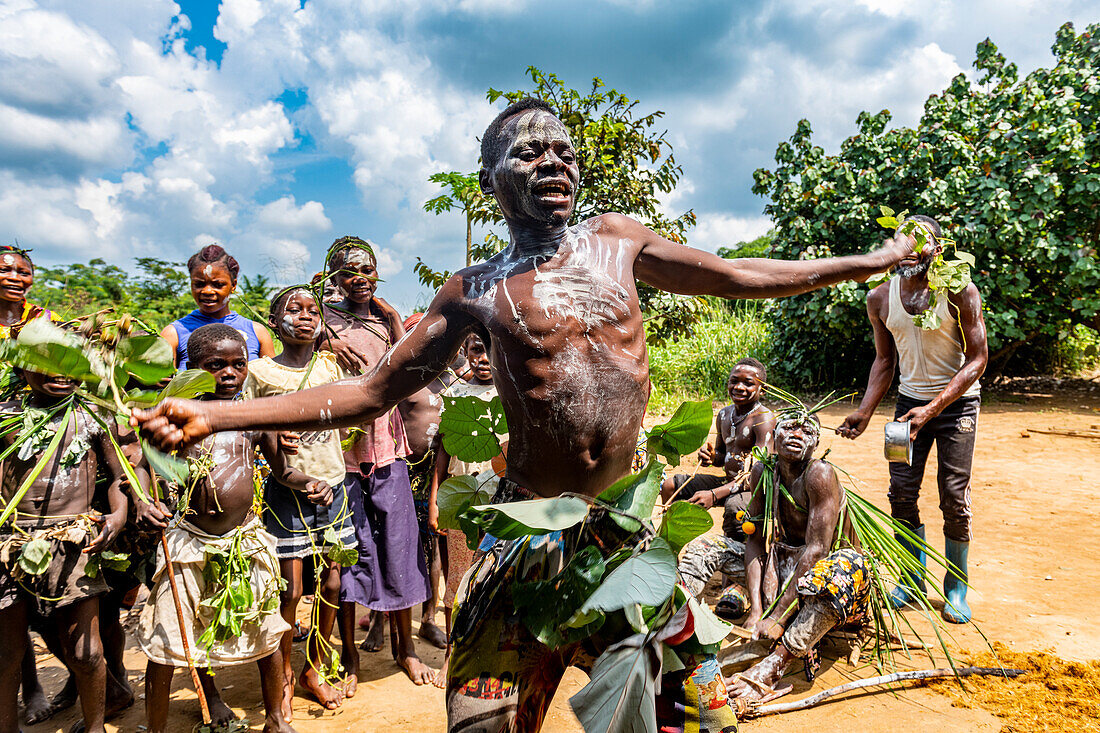 Pygmy man dancing, Kisangani, Democratic Republic of the Congo, Africa