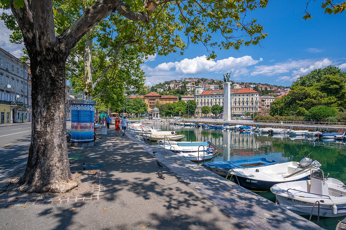 View of Mrtvi Canal and Monument of Liberation in old town centre, Rijeka, Kvarner Bay, Croatia, Europe