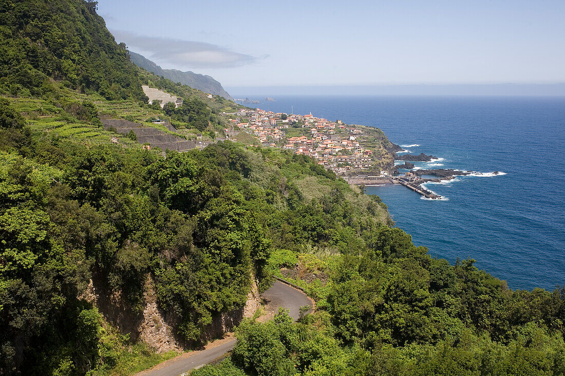 Old coast road and Seixal seen from Veu da Noiva viewing area on the North coast of Madeira, Madeira, Portugal, Atlantic, Europe