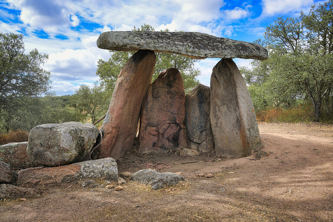 Megalithic dolmen, Barbacena, Elvas, Alentejo, Portugal, Europe