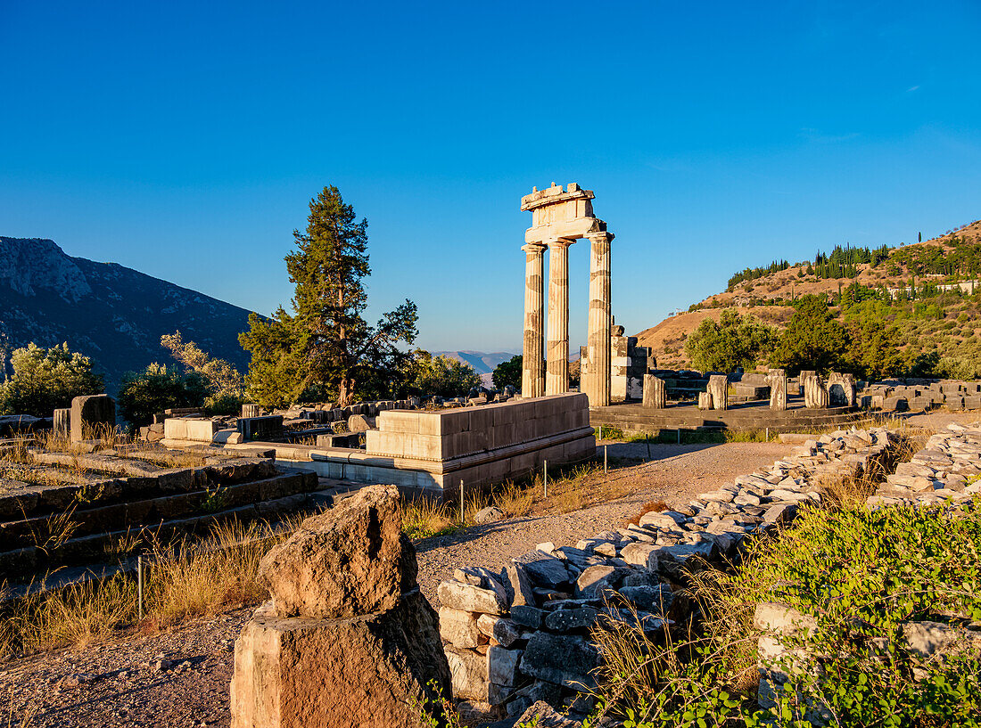 Tholos of Delphi, Temple of Athena Pronaia, sunrise, Delphi, UNESCO World Heritage Site, Phocis, Greece, Europe