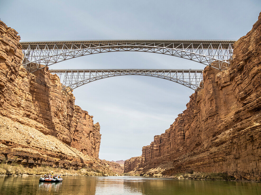 Navajo-Brücken vom Colorado River aus gesehen, Grand-Canyon-Nationalpark, UNESCO-Weltnaturerbe, Arizona, Vereinigte Staaten von Amerika, Nordamerika